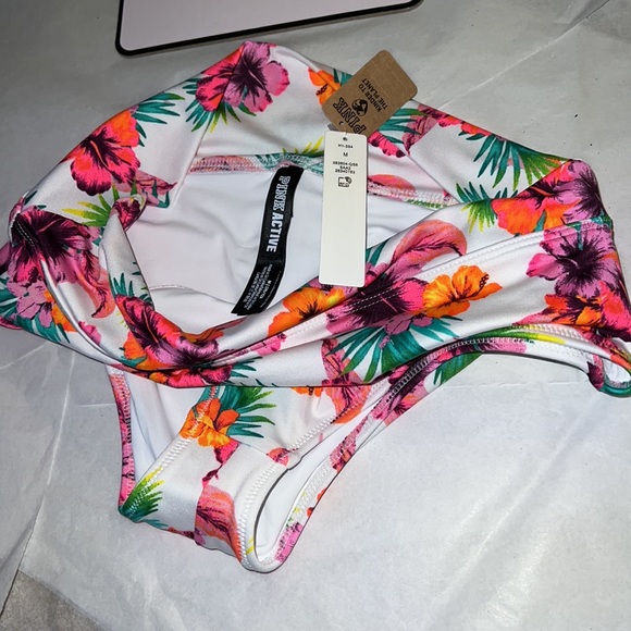 (M) PINK Victoria's Secret SWIM HIGH WAIST SHORTIE - Picture 6 of 10
